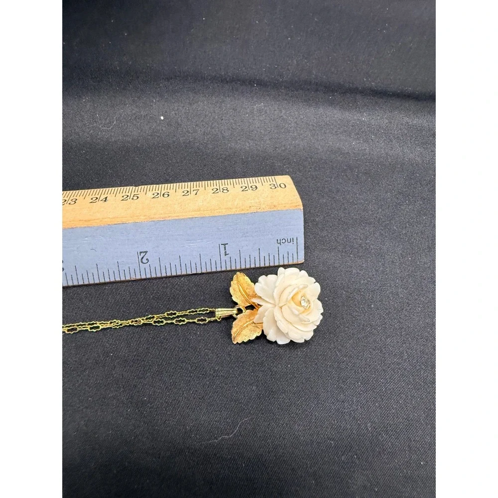 Vintage Monet Gold Tone Cream Rose Rhinestone Pendant Necklace Floral Jewelry
